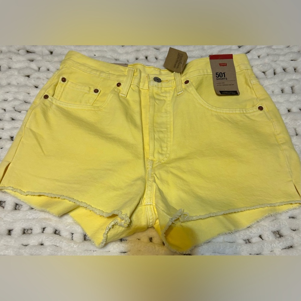 Levi’s 501 Jean Shorts Yellow 2” inseam size 30 NWT